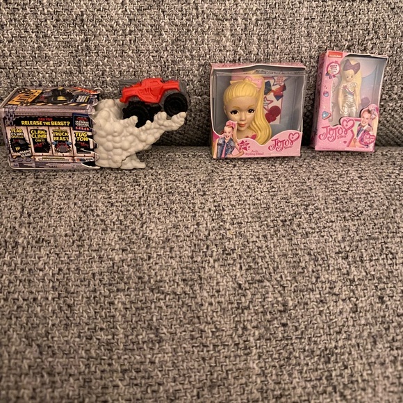 Assortment - Mini Brands & Surprise Minis! - Picture 4 of 6